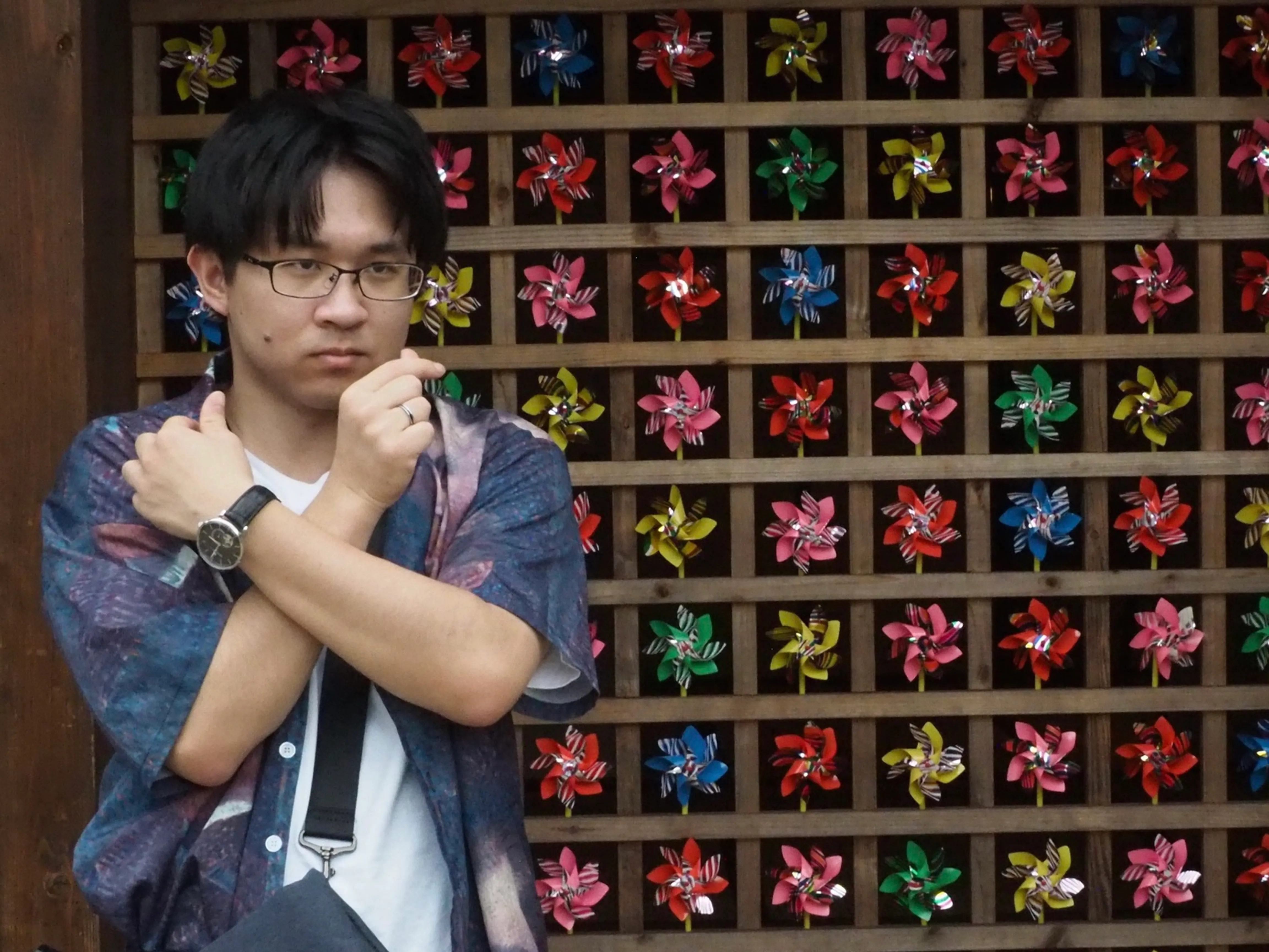 カメラで撮った写真を確認している私